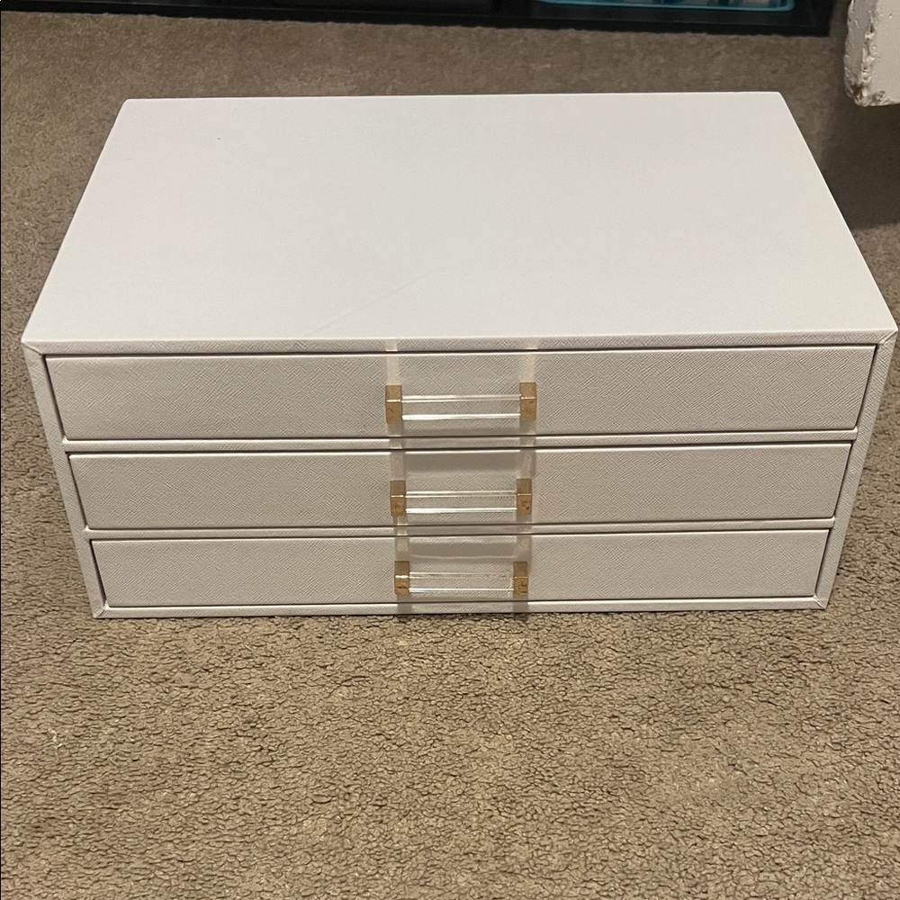 Elegant White 3-Drawer Jewelry Organizer
